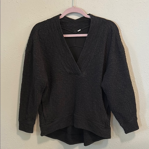 Lululemon Black Textured V-Neck‎ Pullover Sweater - Picture 1 of 7